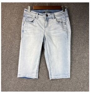 Tommy Bahama Denim Clam Digger Shorts Women Size 2 Light Wash Distressed Bermuda